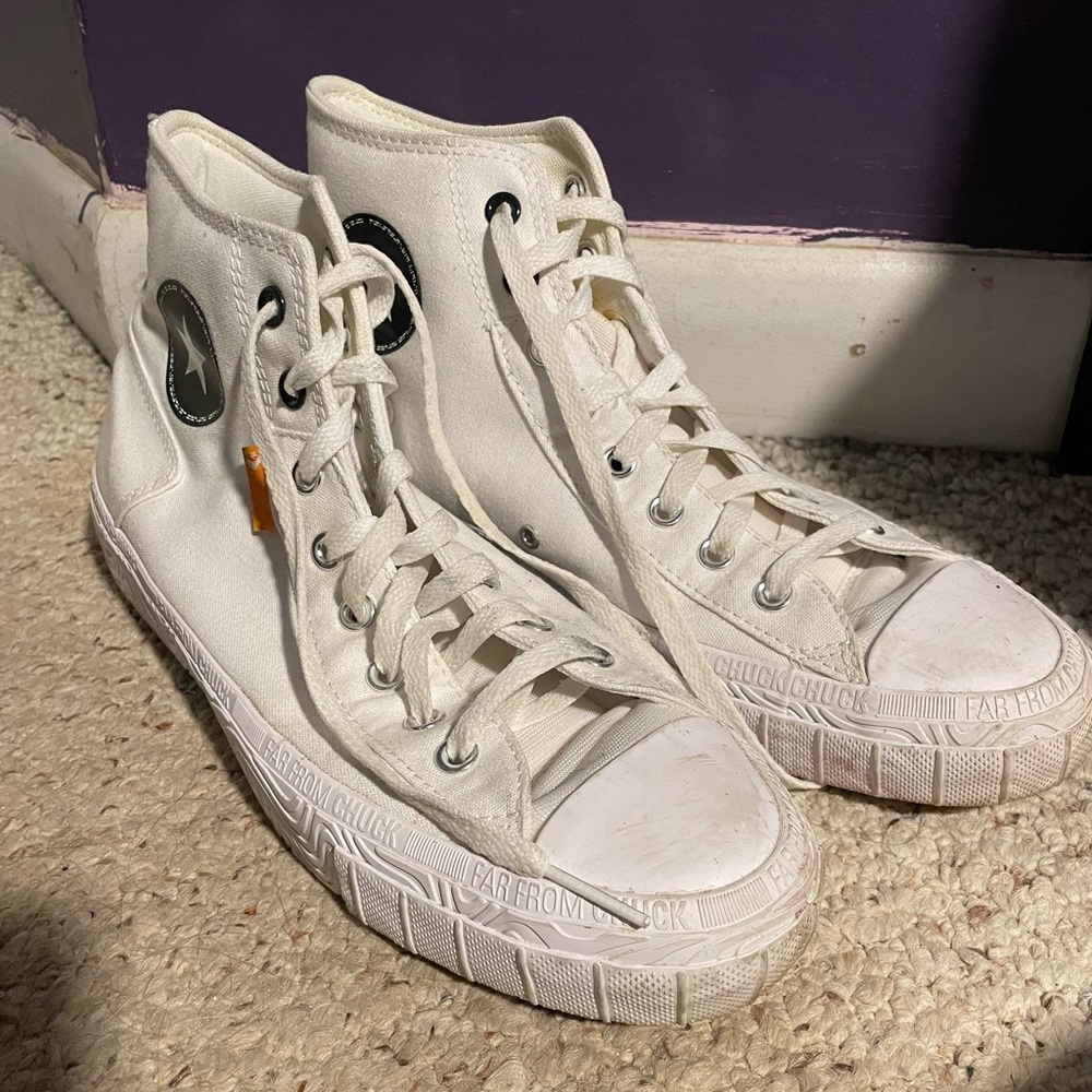 White Chuck Taylor Alt Star Canvas